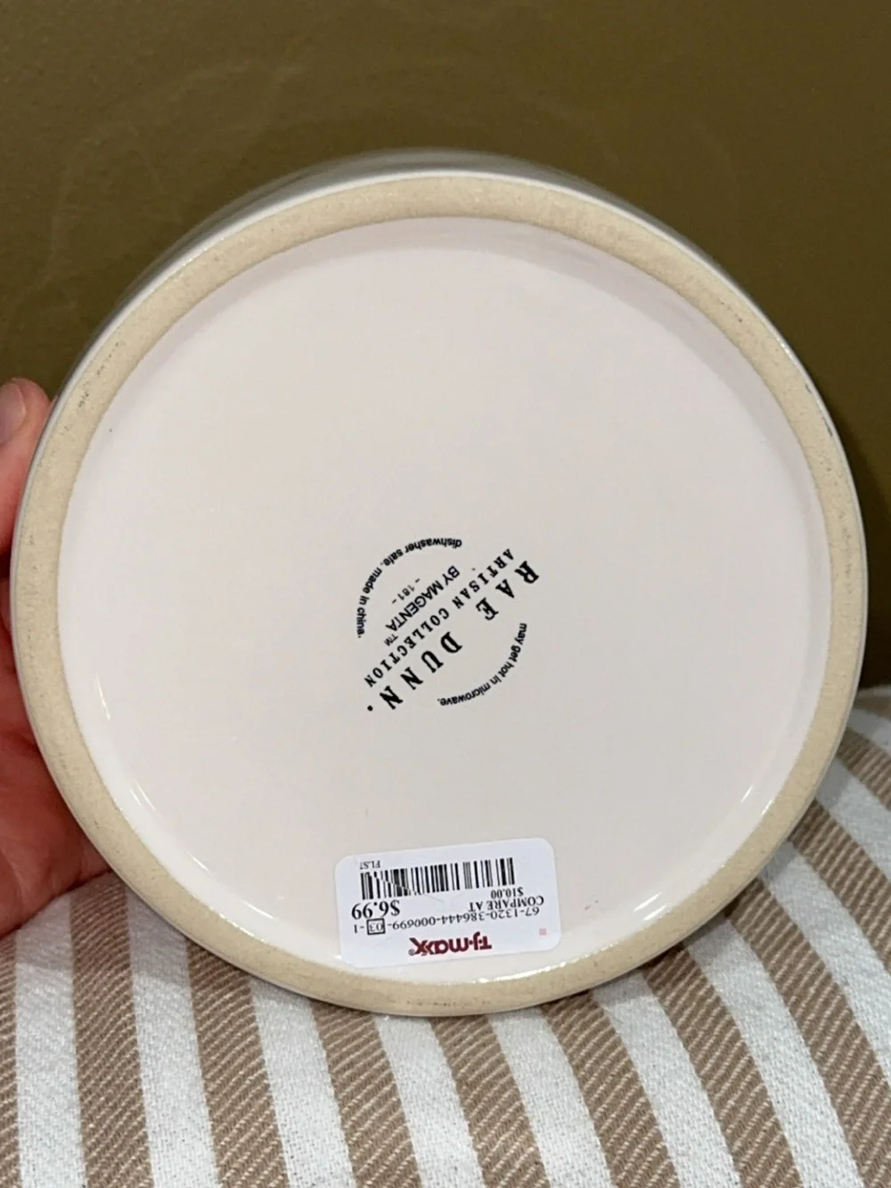 NWT Rae Dunn 6”W x 3”H Ceramic White Round ‘Eat Up’ Pet Dog Food Bowl Dish